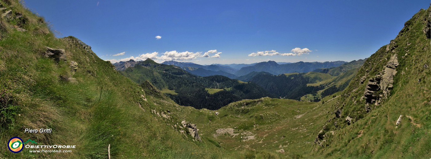 41 Dal canalino di salita alla Bocchetta di Budria bella vista .jpg